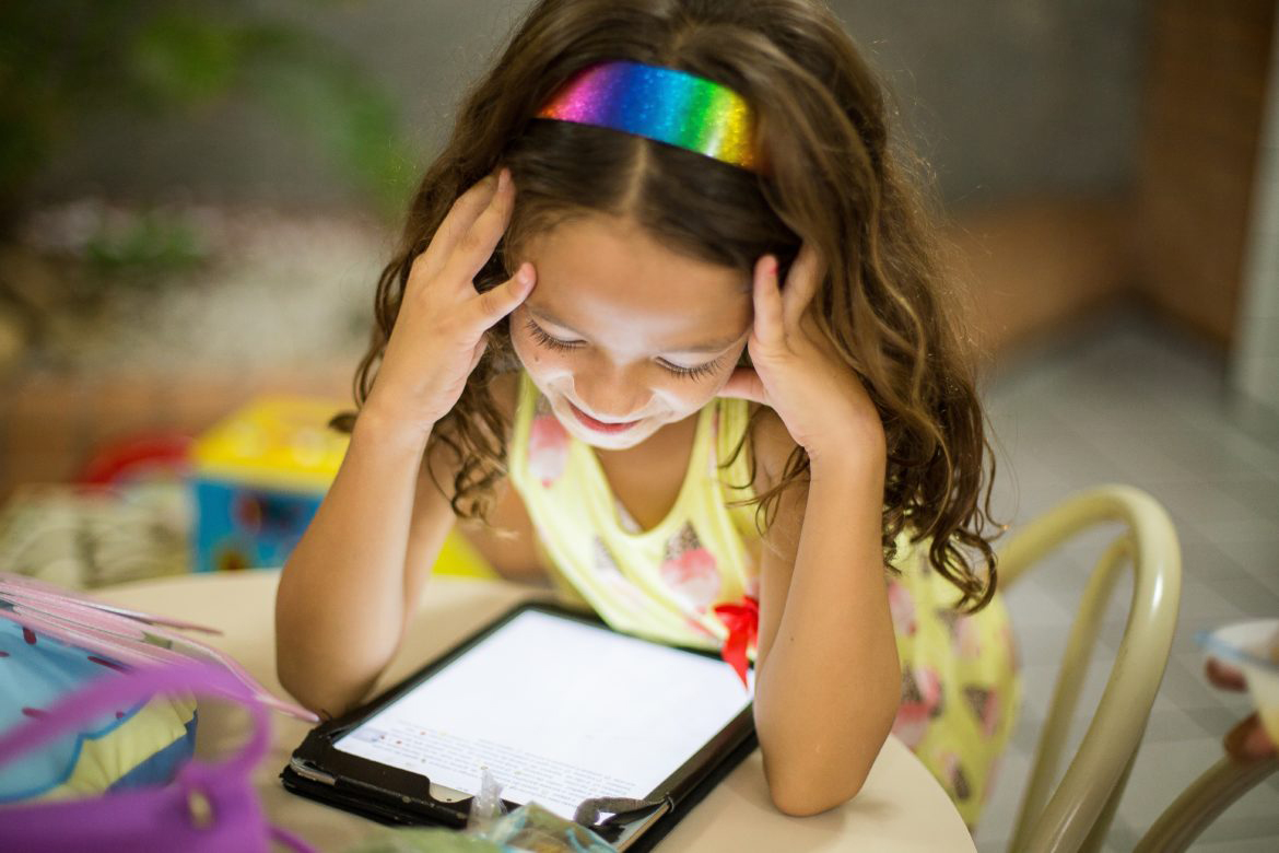 Yes or No? An Educational Tablet for a Toddler